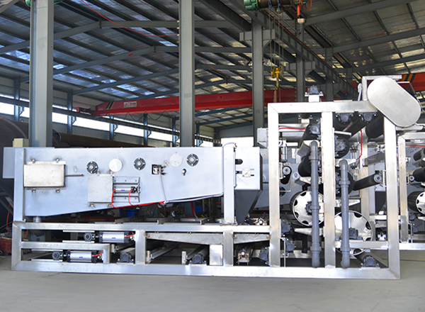 博宇環保-帶式濃縮脫水一體機.jpg 博宇環保-帶式濃縮脫水一體機.jpg