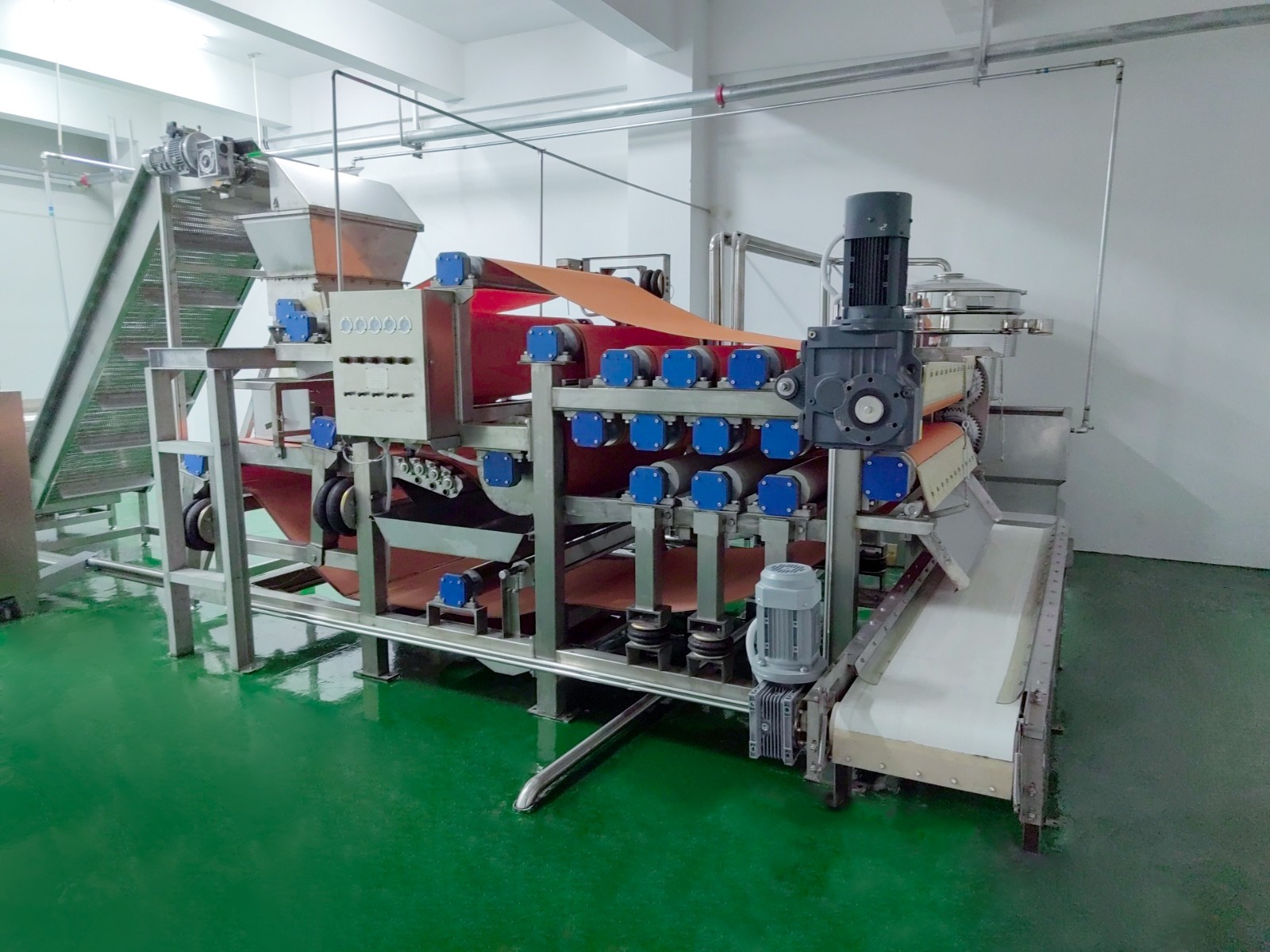 博宇環(huán)保-蔬菜汁壓榨生產(chǎn)線（如胡蘿卜汁、芹菜汁）